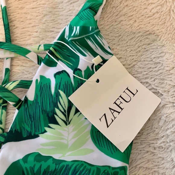 Zaful leaf pattern one piece swim suit NWT - Picture 2 of 5
